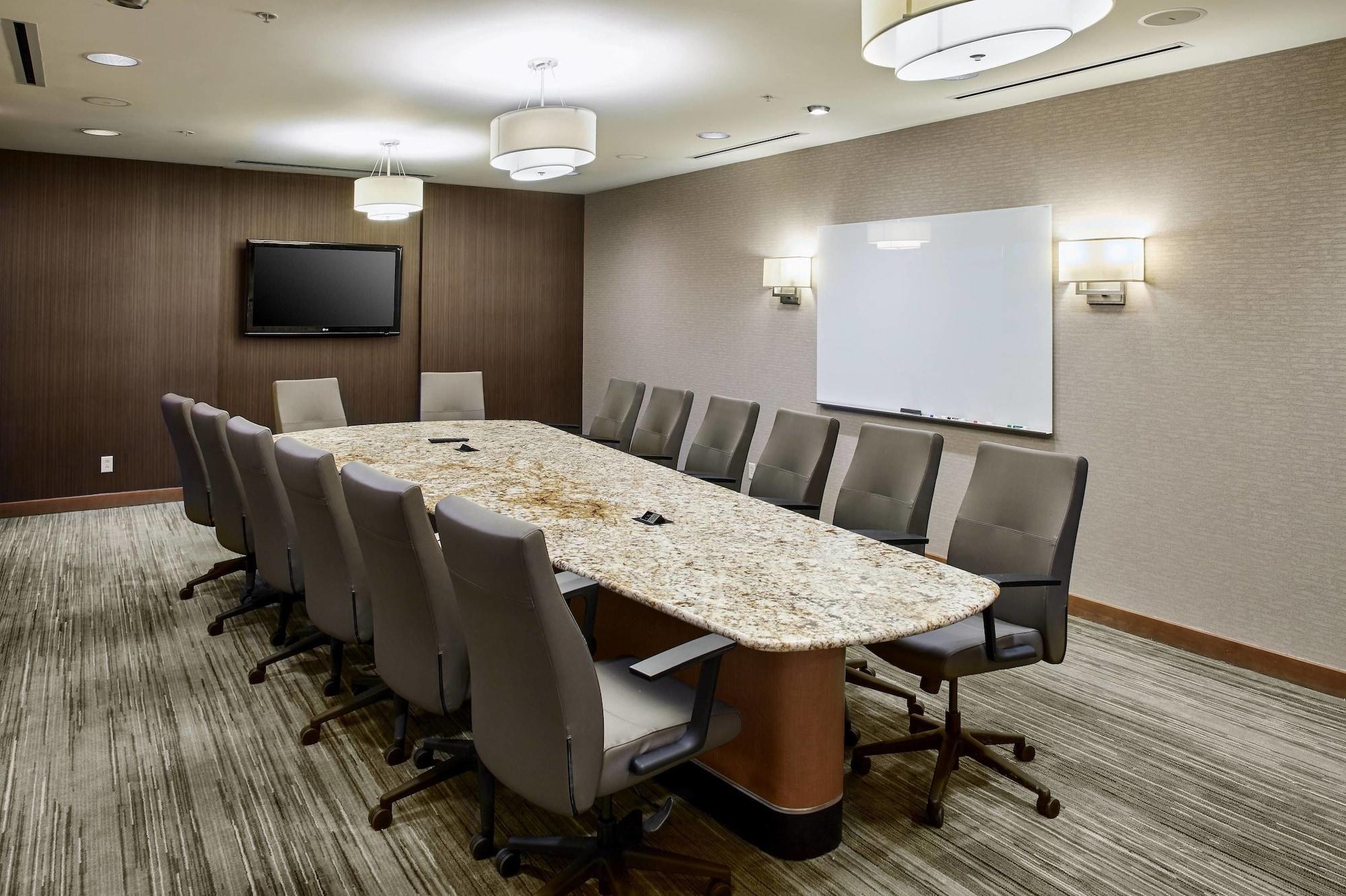 Hotel Courtyard By Marriott Burlington-oakville Burlington