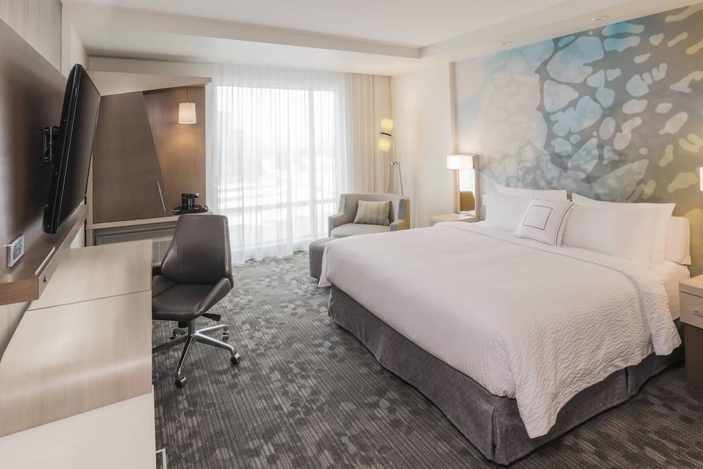 Courtyard By Marriott Burlington-oakville