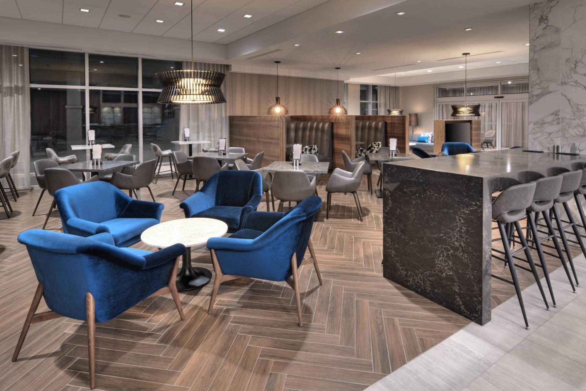 Hotel Courtyard By Marriott Burlington-oakville